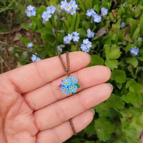 Unutma Beni Çiçeği Kolye: Anlamlı ve Zarif Dekoratif Takı Tasarımları