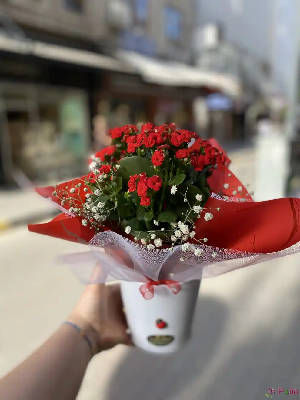 Uşak Çiçek Dekorasyonunda Doğanın Büyüleyici Dokunuşu ve Sürdürülebilir Estetik Yaklaşımlar