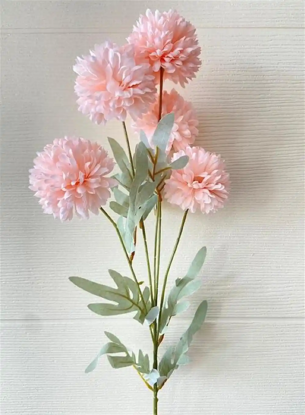 Uzun Çiçeklerle Dekorasyon: Mekânlara Zarafet ve Doğal Estetik Katmanın Yolları