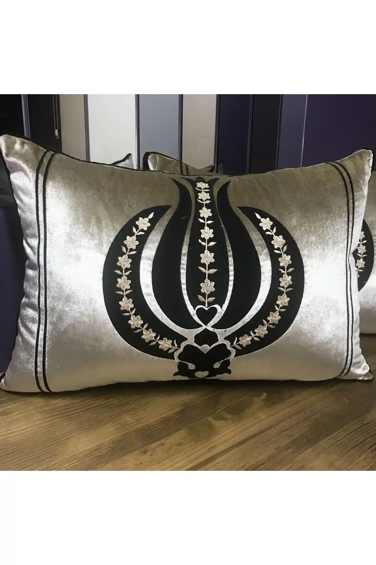 Uzun Kırlentlerle Dekorasyonda Şıklık ve Konforu Bir Arada Yaratın