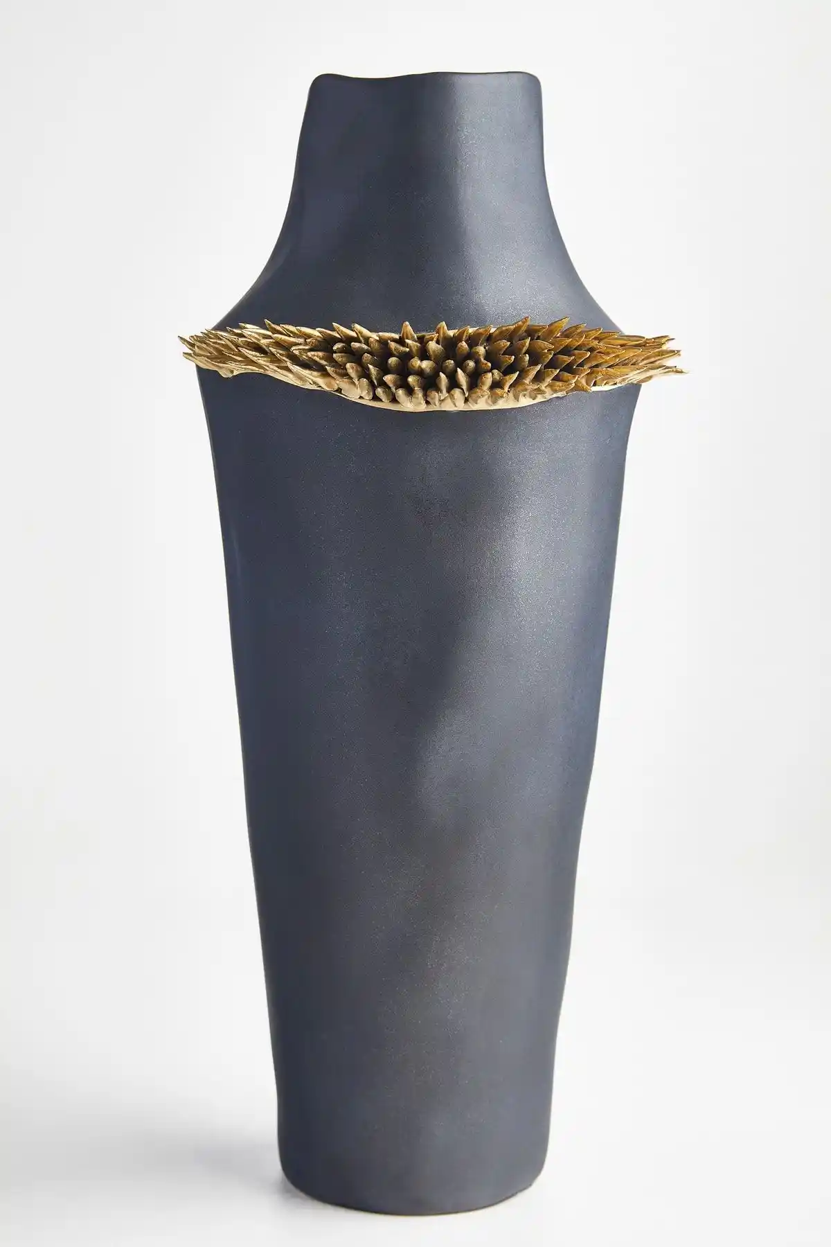 Uzun Vazoların Dekorasyondaki Rolü ve Seçim İpuçları