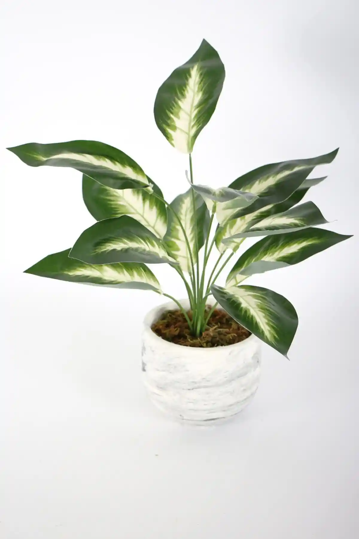 Uzun Yapay Çiçeklerle Dekorasyon Trendleri ve Estetik Uygulamalar