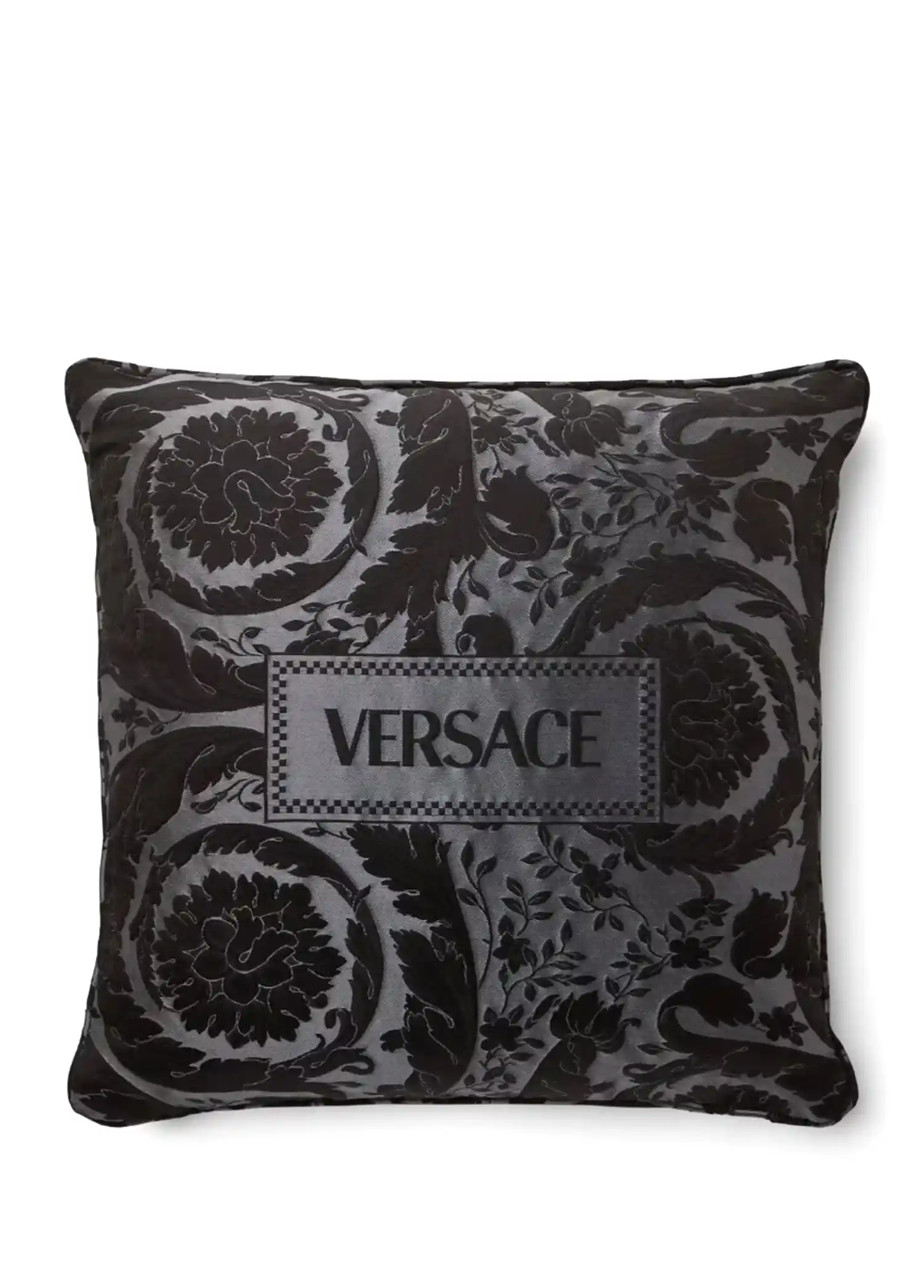 Versace Yastık Kılıfı ile Ev Dekorasyonunda Zarafetin En İnce Detayları