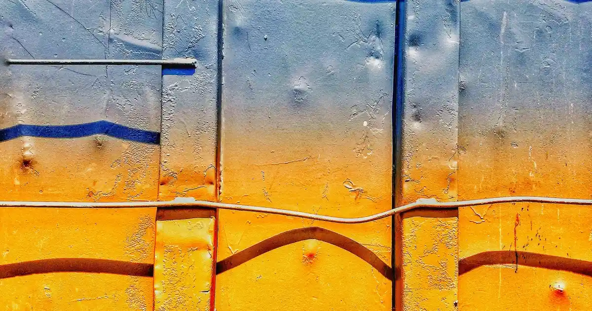 Vintage İngiliz Çay Fincanlarıyla Ev Dekorasyonunda Zarafet ve İşlevsellik