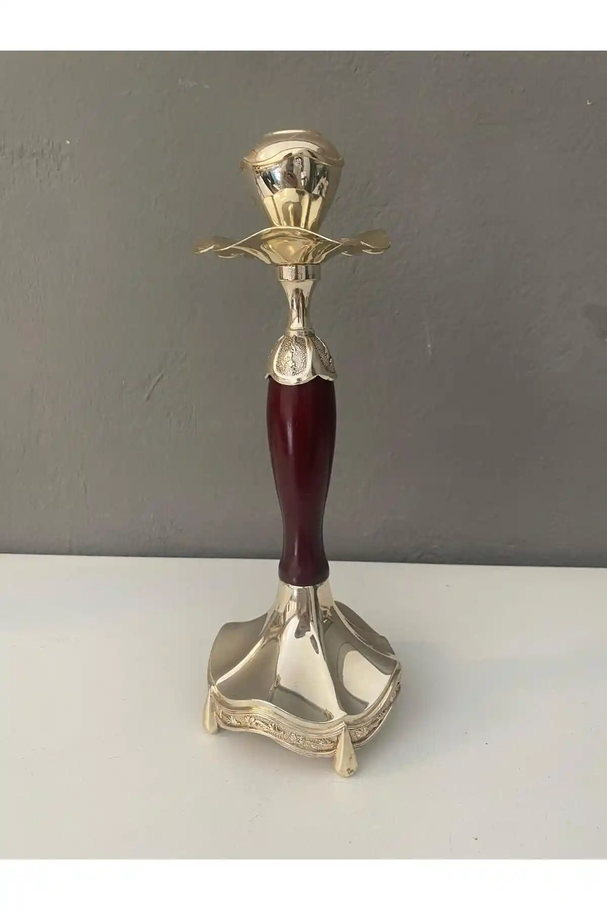 Vintage Şamdanlar ile Dekorasyonda Zamansız Şıklık ve Atmosfer Yaratma