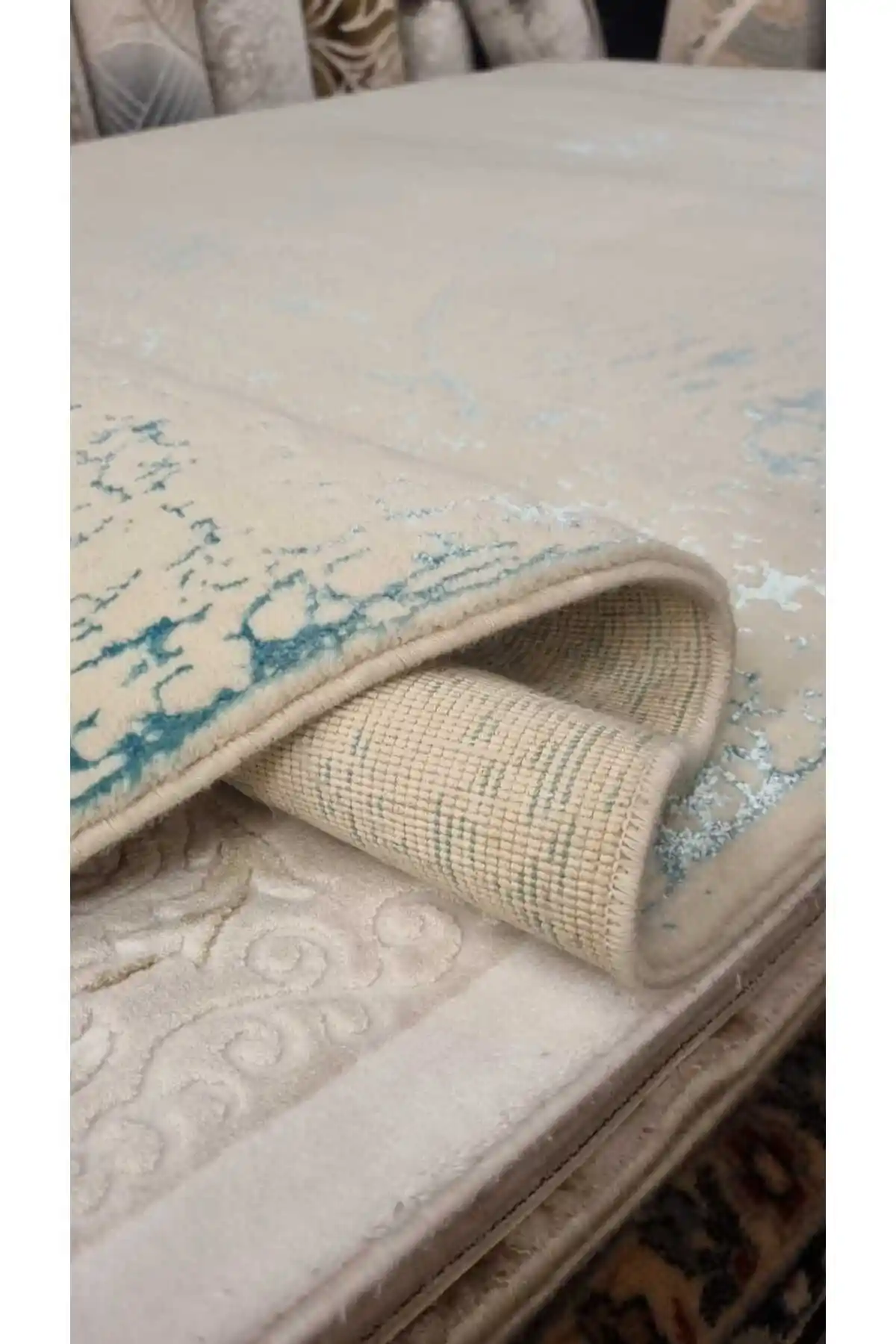 Viskon Akrilik Halı ile Dekorasyonun Zarif ve Dayanıklı Çözümü