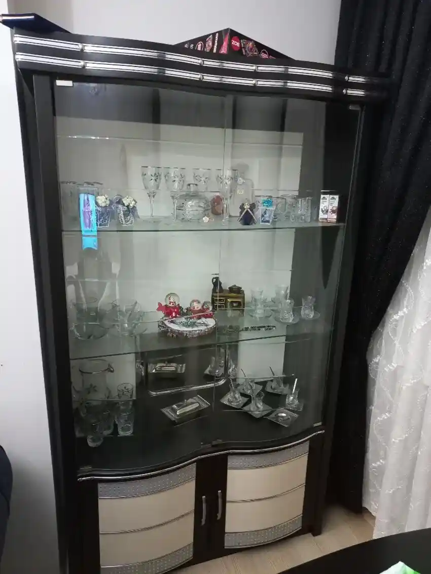 Vitrin Dolap Seçenekleri ve Dekorasyonda Kullanım İpuçları