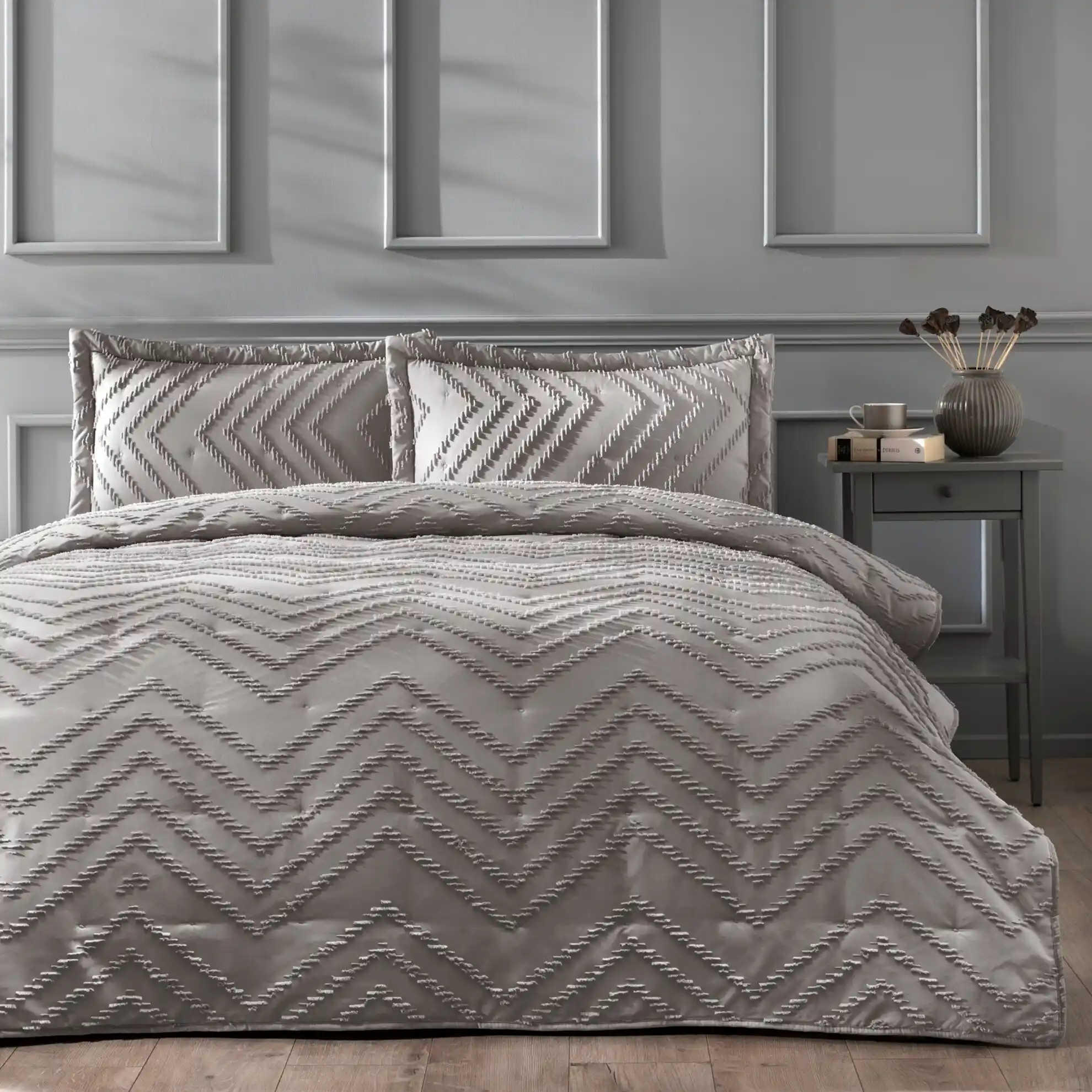 Vizon Renkli Yatak Örtüsü ile Odalarınıza Şıklık ve Huzur Katın