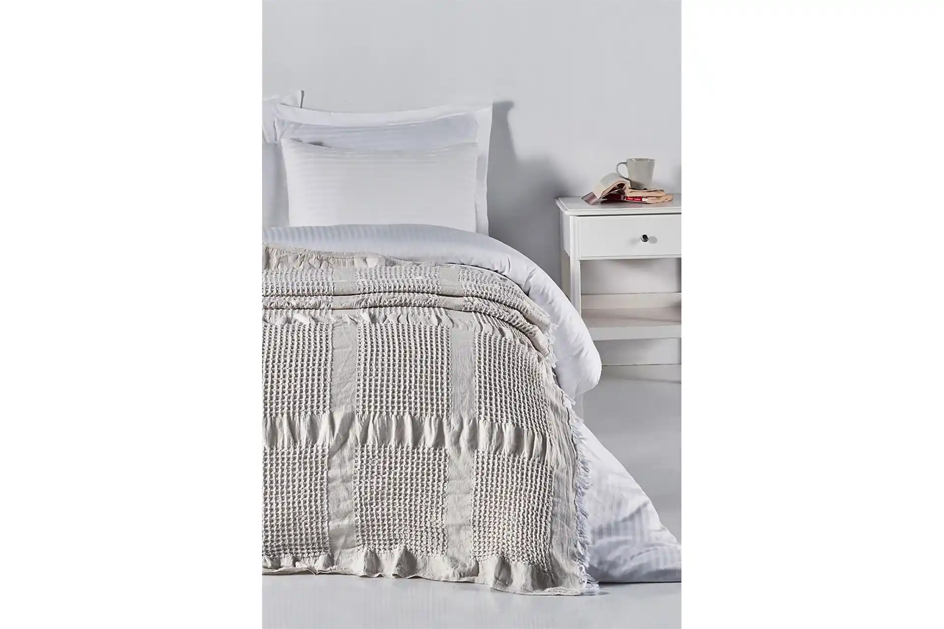 Waffle yatak örtüsü ile modern ve şık yatak odası dekorasyonu için ipuçları