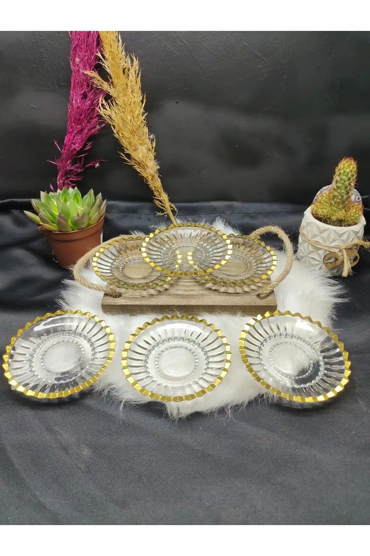 Yalızlı Çay Tabağı ile Sofra ve Dekorasyonunuza Zarif Dokunuşlar Katın