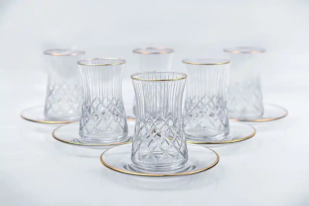 Yalnızlı Bardak Setleri ile Dekorasyonunuza Zarif ve Şık Dokunuşlar Katın