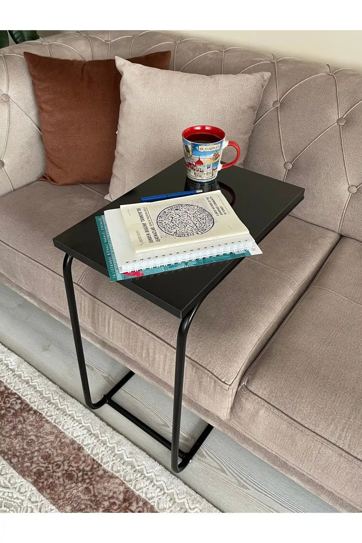 Yan Koltuk Sehpası ile Dekorasyonunuzu Yenileyin Modern ve Şık Tasarımlar