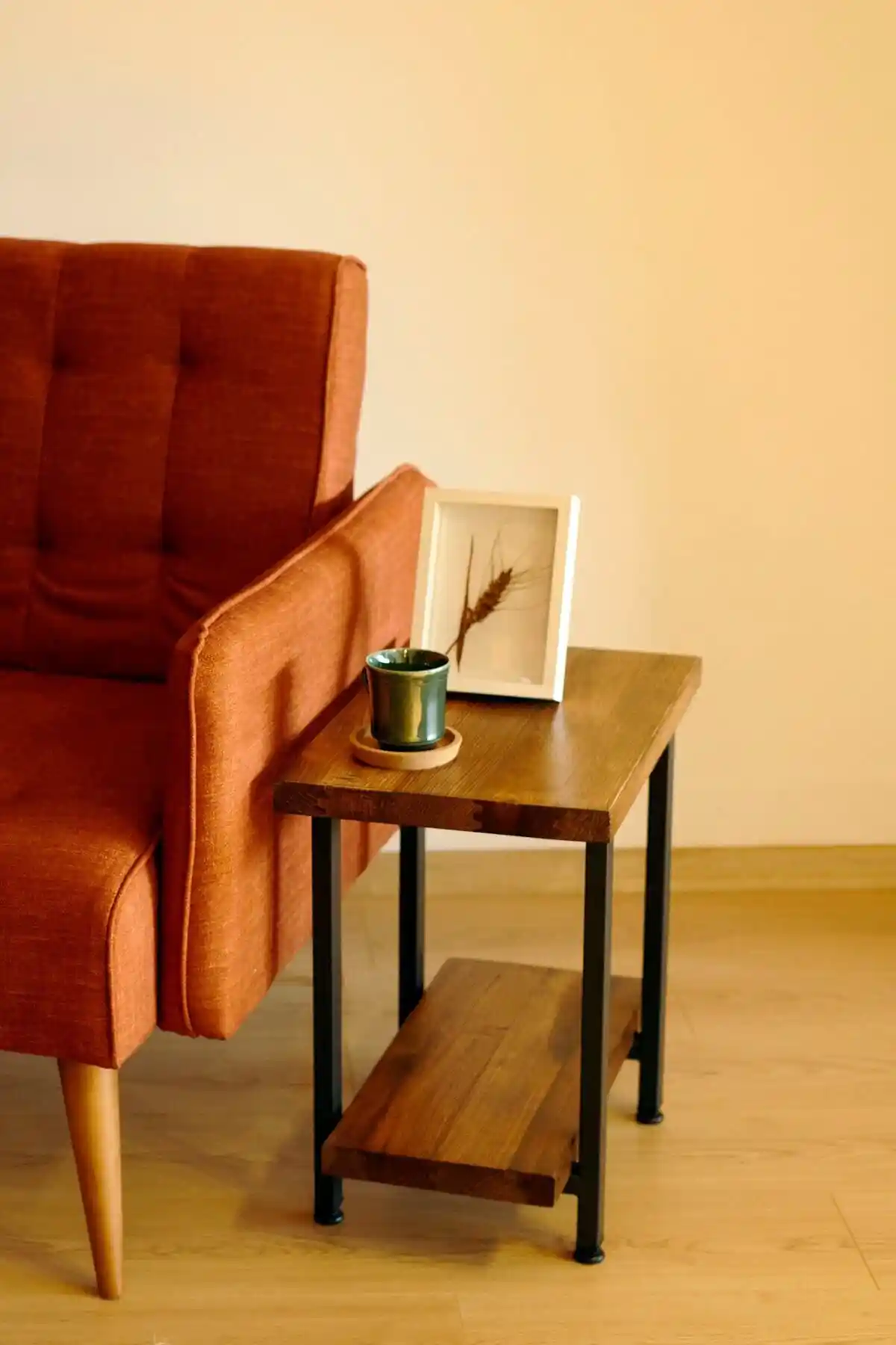 Yan Sehpa Ayakları Dekorasyonda Şıklık ve Fonksiyonellik İçin Kriterler ve Trendler