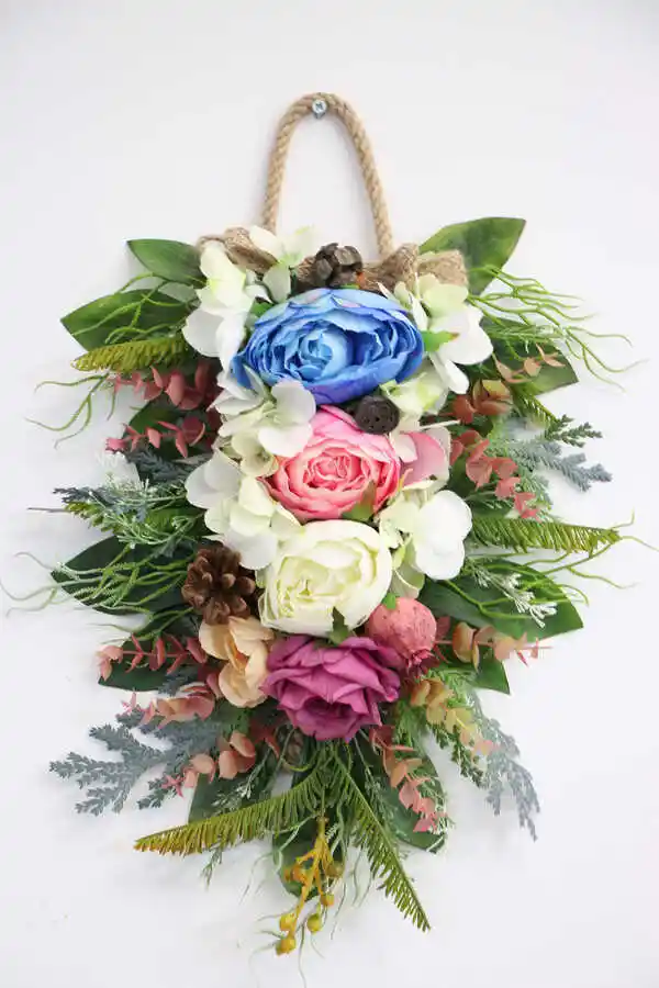 Yapay Çiçek Duvar Süsleri ile Dekorasyonunuzu Canlandırın ve Mekânlara Şıklık Katın