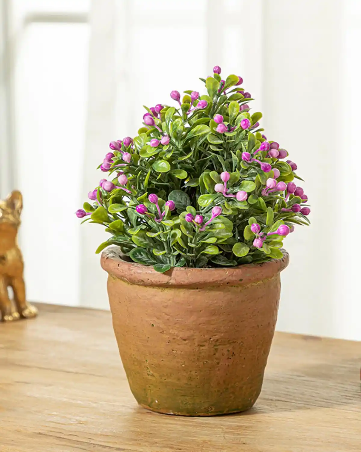 Yapay Çiçek Vazolarıyla Dekorasyonunuzu Şıklık ve Dayanıklılıkla Yenileyin