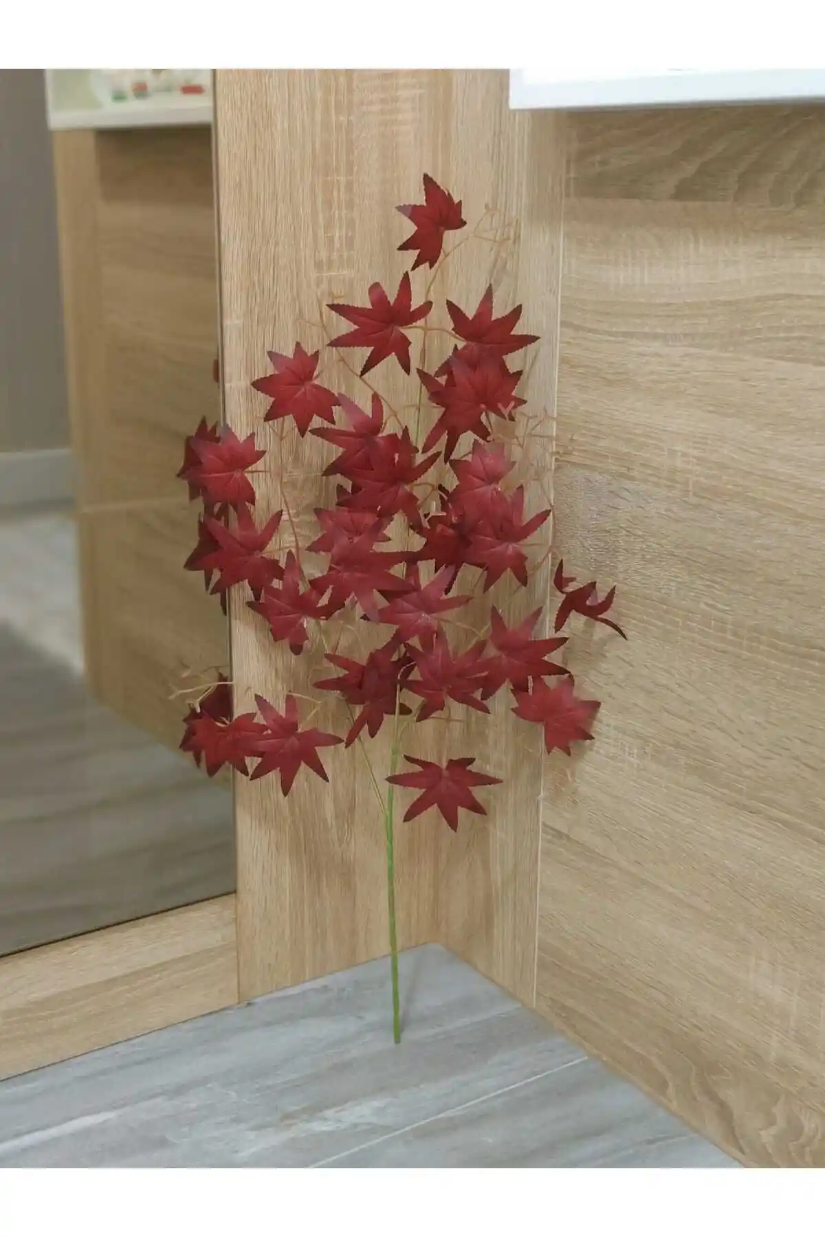 Yapay Çiçeklerle Duvar Süsleme: Estetik ve Pratik Dekorasyon Çözümleri