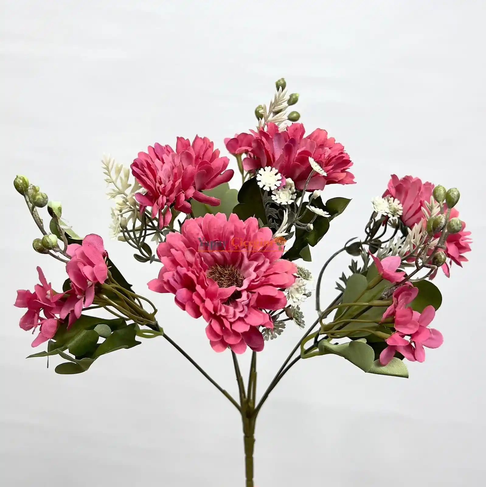 Yapay Küçük Çiçeklerle Dekorasyonunuzu Yenilemenin Pratik ve Estetik Yolları