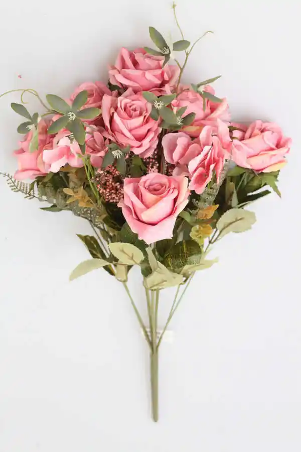 Yapay Pembe Çiçeklerle Dekorasyonda Zarafetin Yeni Yüzü ve Farklı Kullanım Alanları