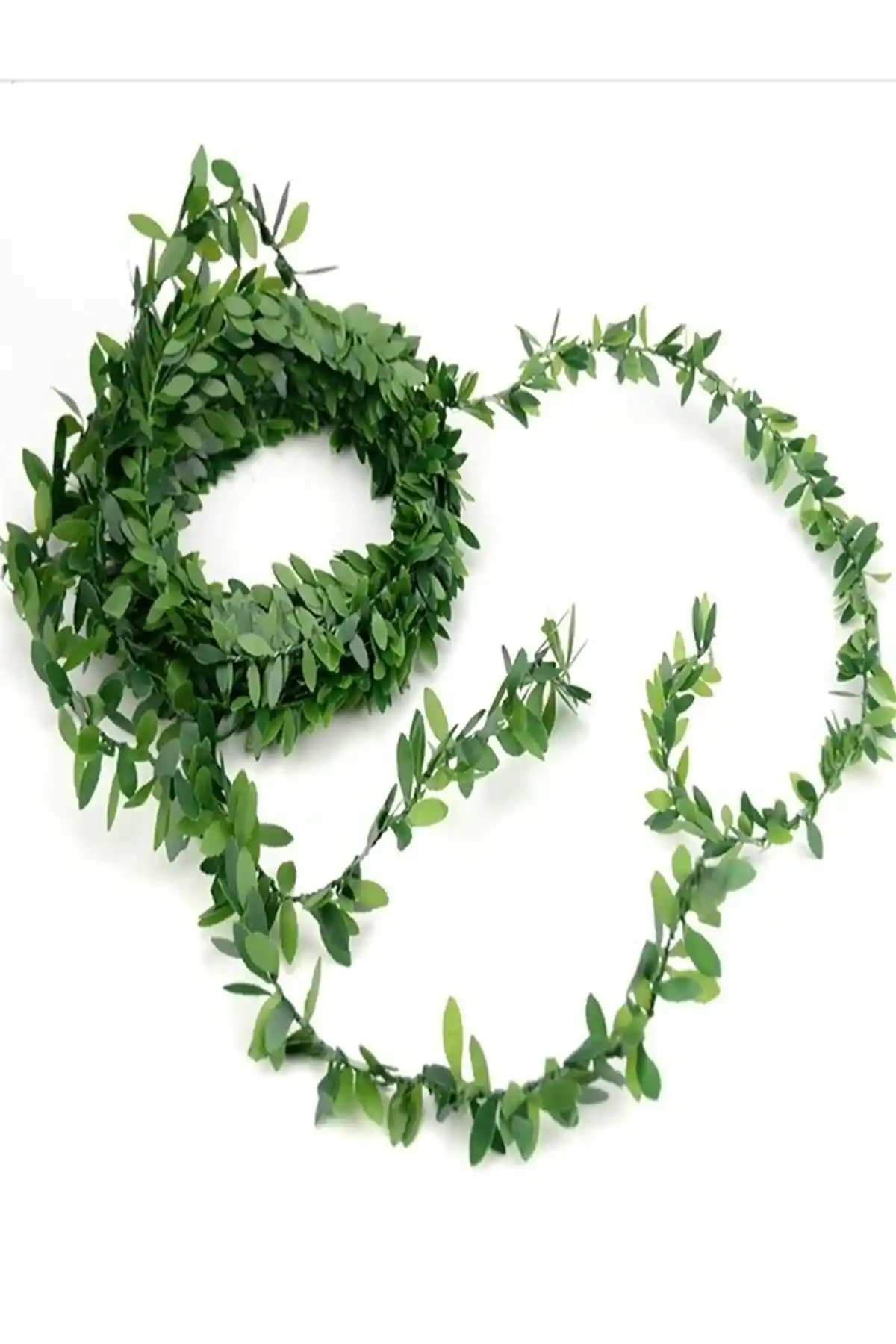 Yapay Sarmaşık ile Balkon Dekorasyonunda Doğal ve Şık Bir Dokunuş Sağlayın