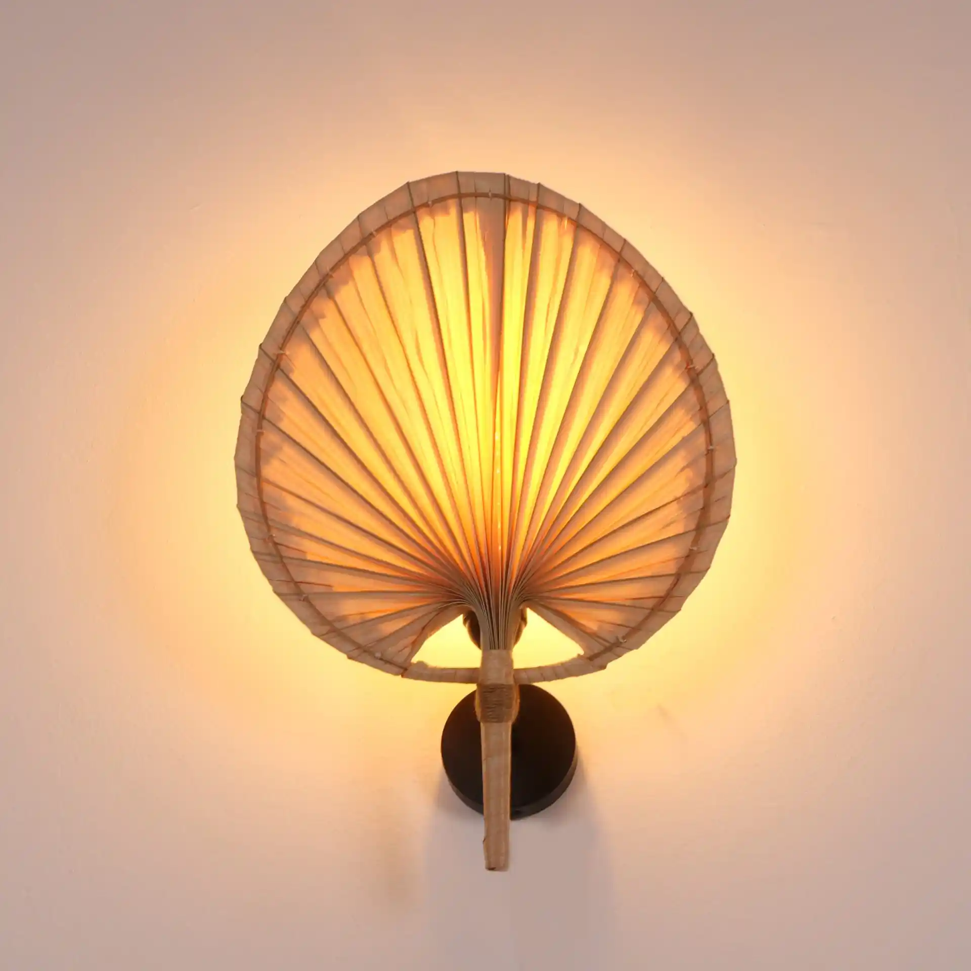 Yaprak Aplikler ile Doğal ve Şık Dekorasyon Çözümleri Sunan Modern Tasarımlar