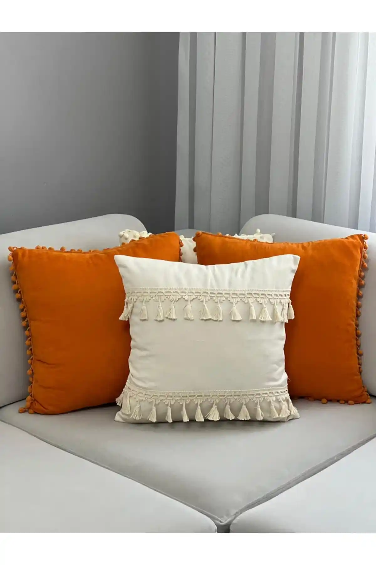 Yastık Kırlentleri ile Dekorasyonda Şıklık ve Konforun Uyumunu Yakalamak