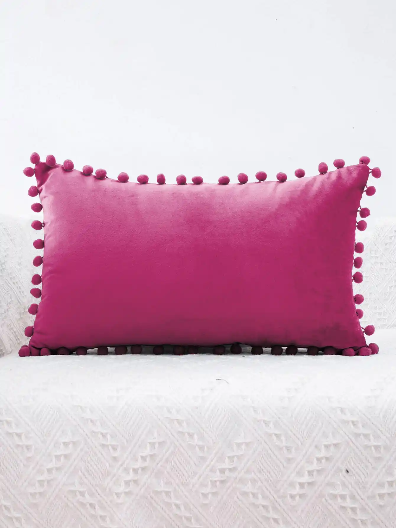 Yastık ve Kırlent Kılıfı Dekorasyonunun Gücü: Mekânlara Şıklık ve Konfor Katmanın Yolları