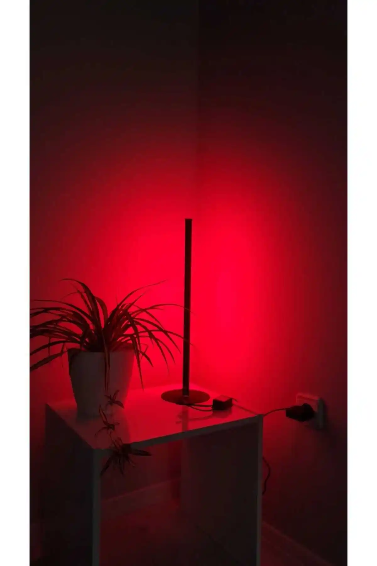 Yatak Başına Lambaderler: Şıklık ve İşlevselliğin Mükemmel Buluşması