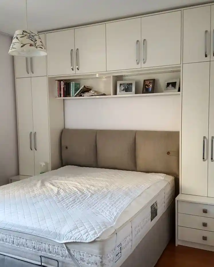 Yatak Başlığı Dolaplı Tasarımlar ile Fonksiyonellik ve Estetiği Bir Arada Sağlayın