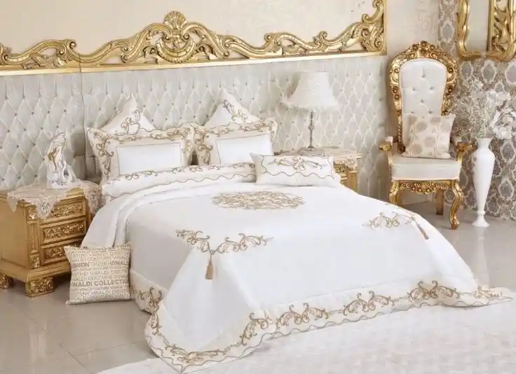 Yatak Odalarına Zarafet Katan Şık ve Modern Yatak Örtüleri Seçenekleri