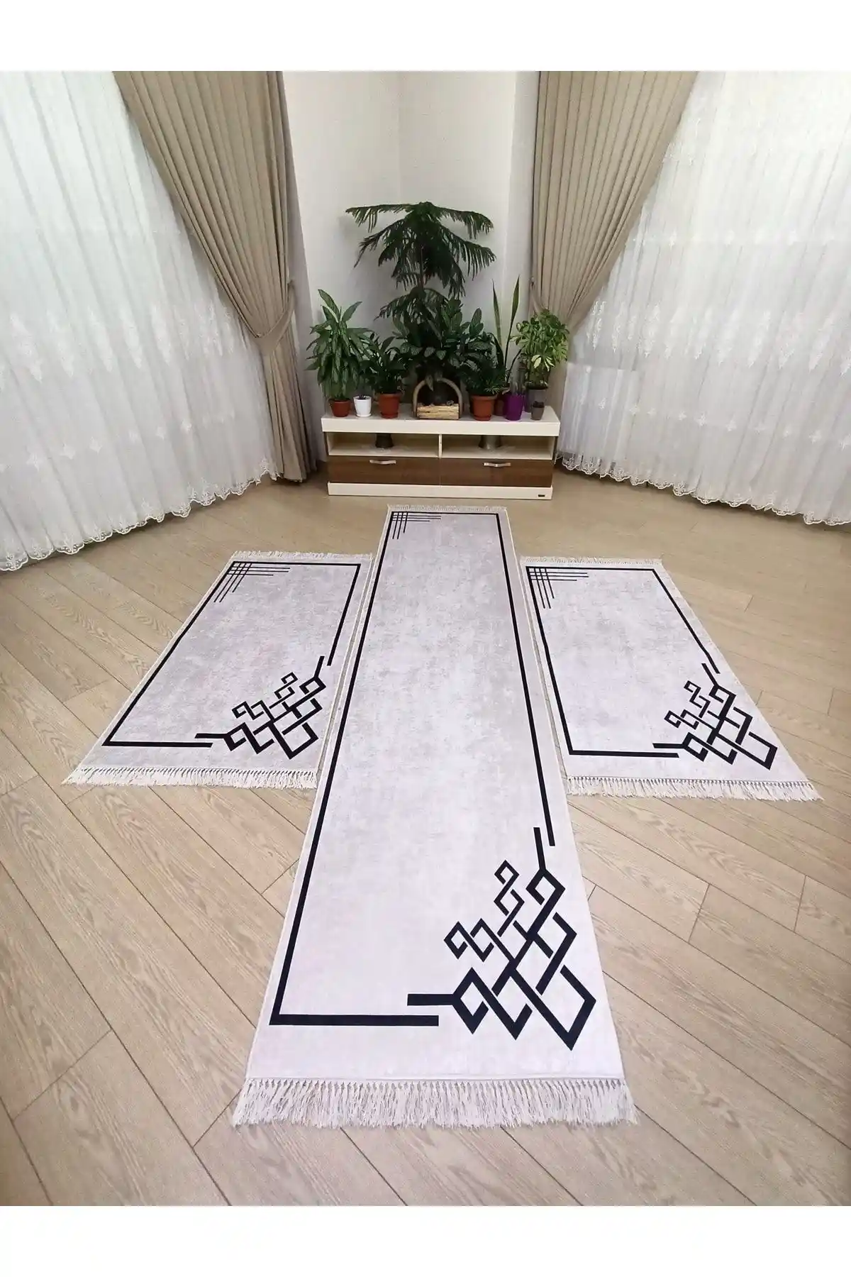 Yatak Odası Dekorasyonunda 3'lü Halı Kullanımıyla Şıklık ve Konforu Yakalayın