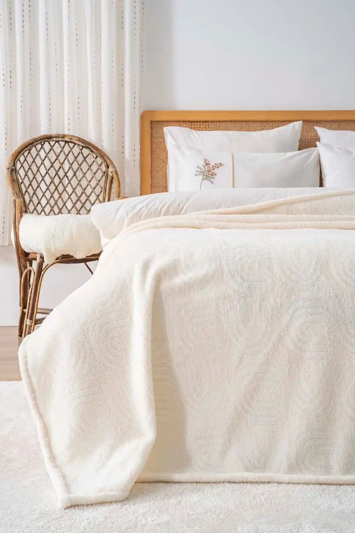 Yatak Odası Dekorasyonunda Punch Yatak Örtüsü ile Şıklık ve Konforun Buluşması