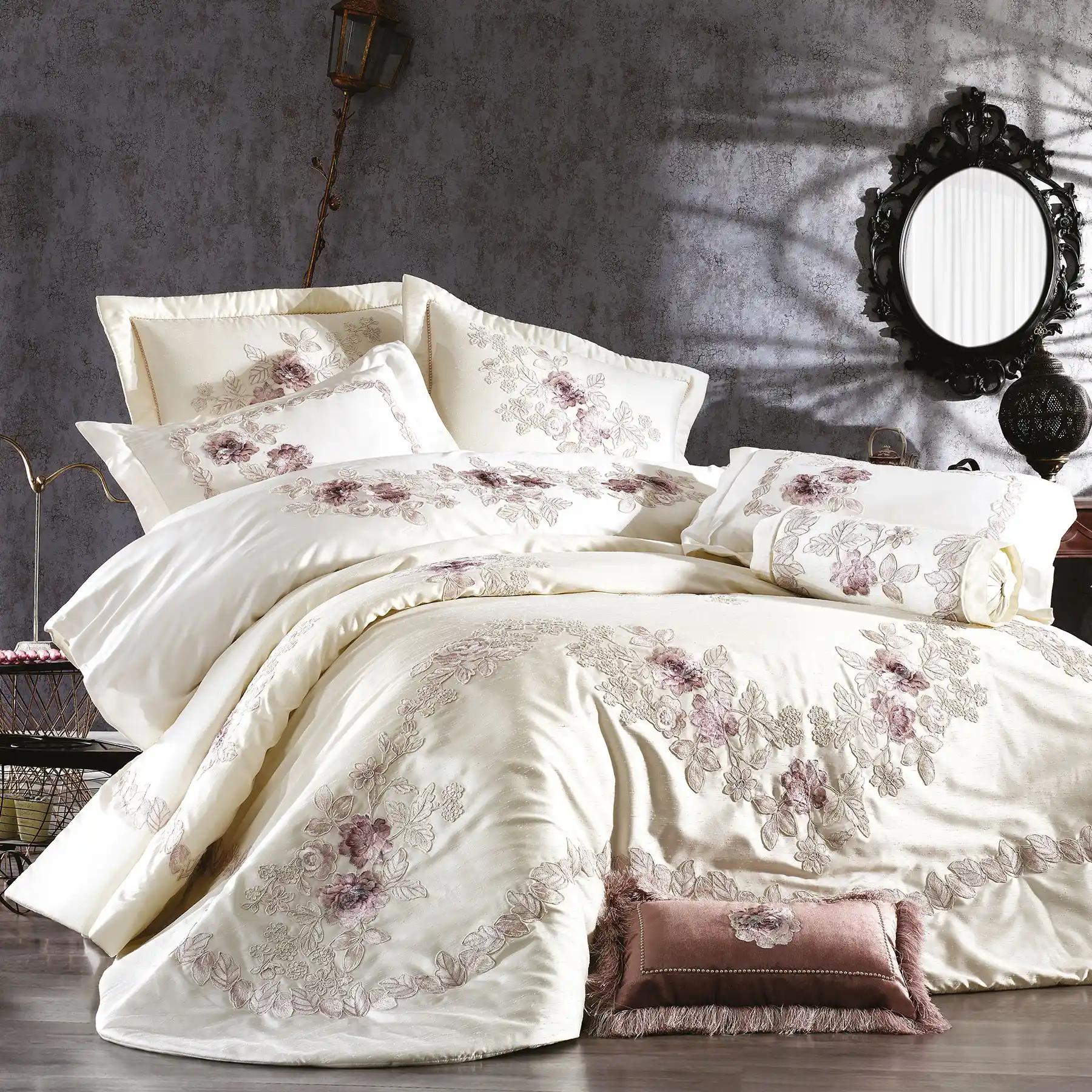 Yatak Odası Dekorasyonunda Uygun Yatak Örtüsü Seçimi ve Dekorasyon İpuçları