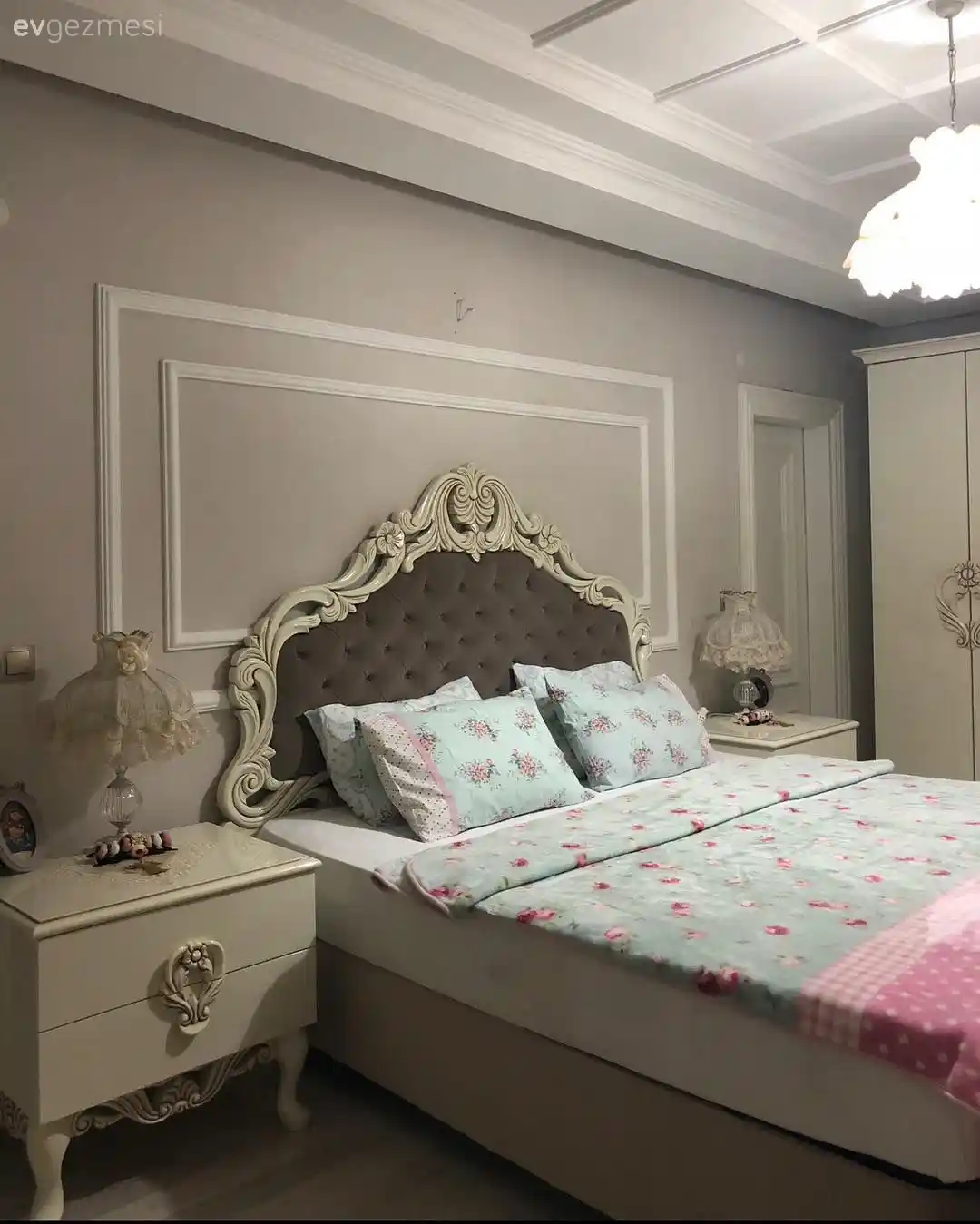 Yatak Odası Dekorasyonunda Yatak Başlığı Seçimi ve Dekorasyon İpuçları