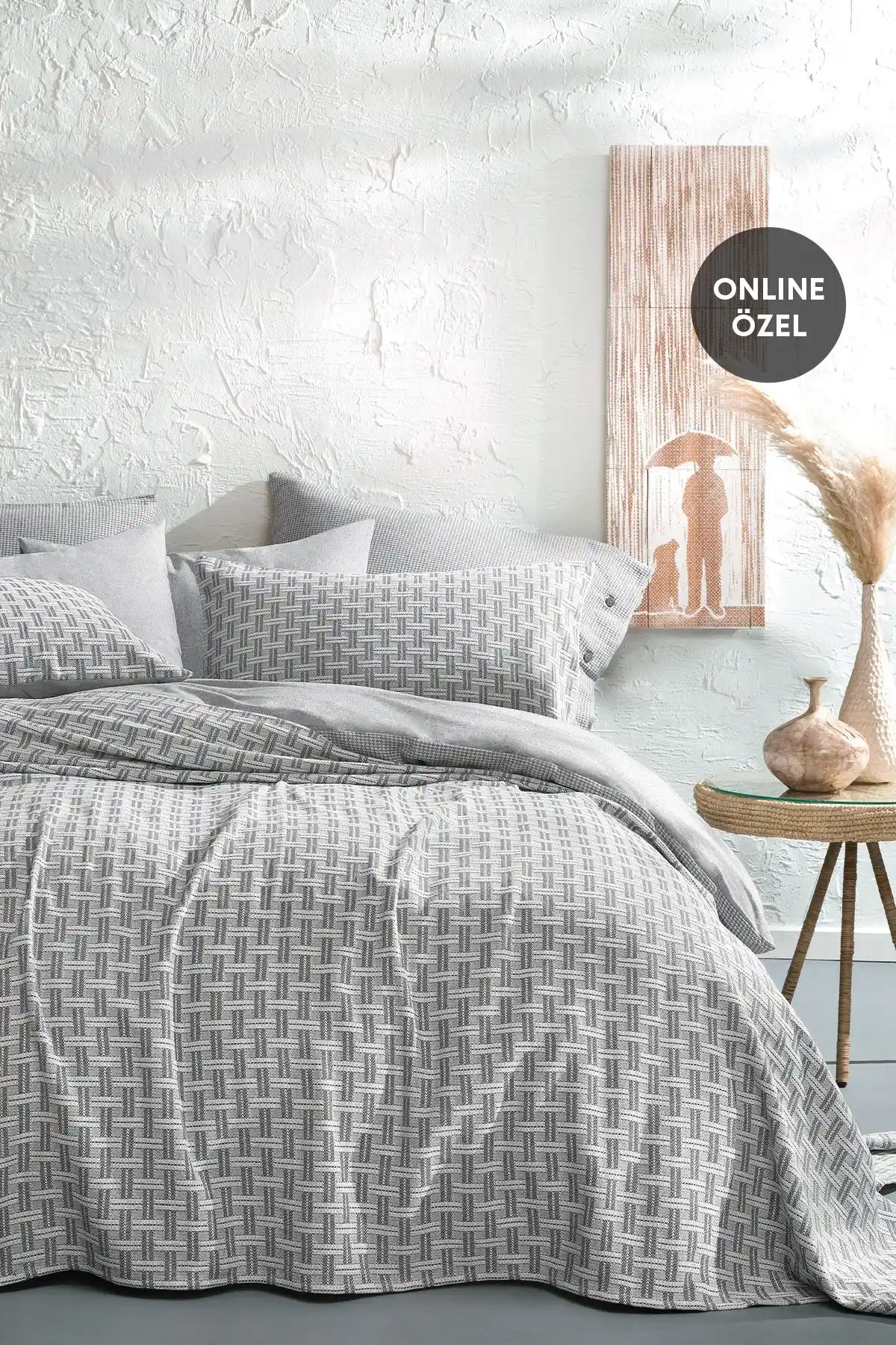 Yatak Odası Dekorasyonunda Yatak Örtüleri ve Pike Takımlarının Önemi