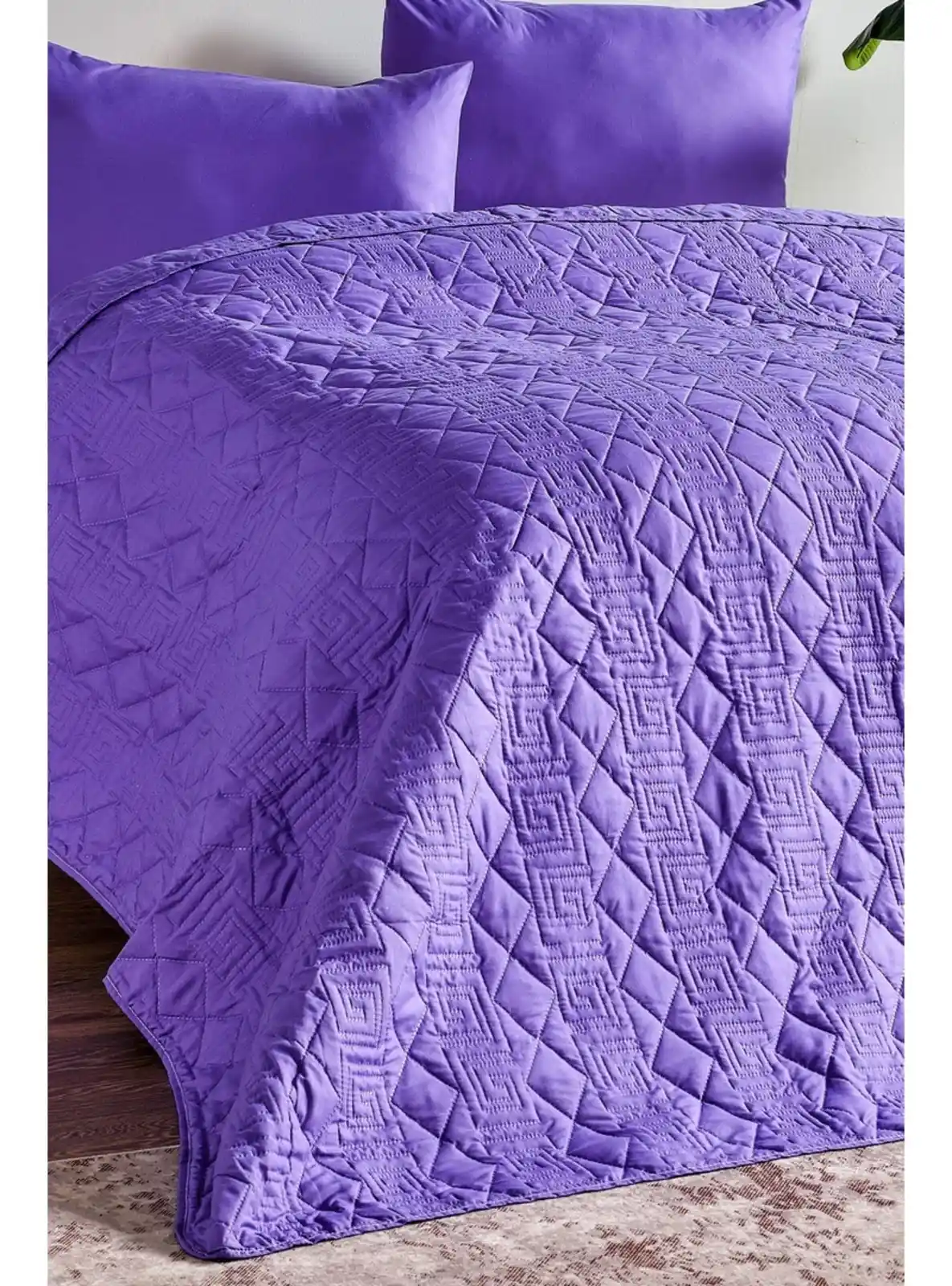 Yatak Örtüsü Modasında Güncel Trendler ve Dekorasyonda Şıklık Çözümleri