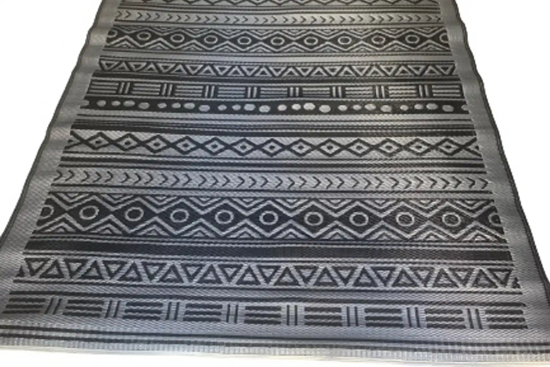 Yazlık ev dekorasyonunda doğal ve şık kilim kullanımı hakkında kapsamlı rehber