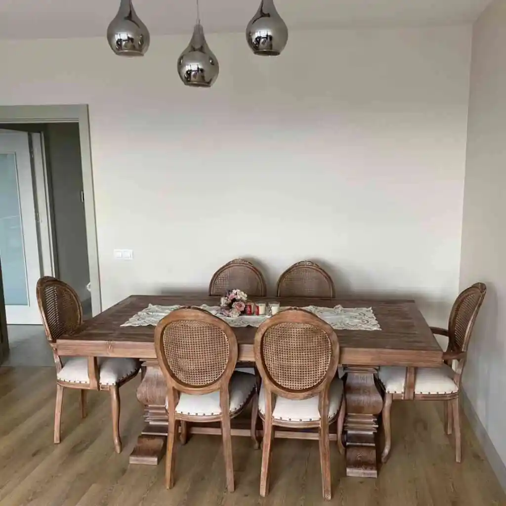 Yemek Masası Aksesuarlarıyla Dekorasyonunuzu Zenginleştirme Rehberi