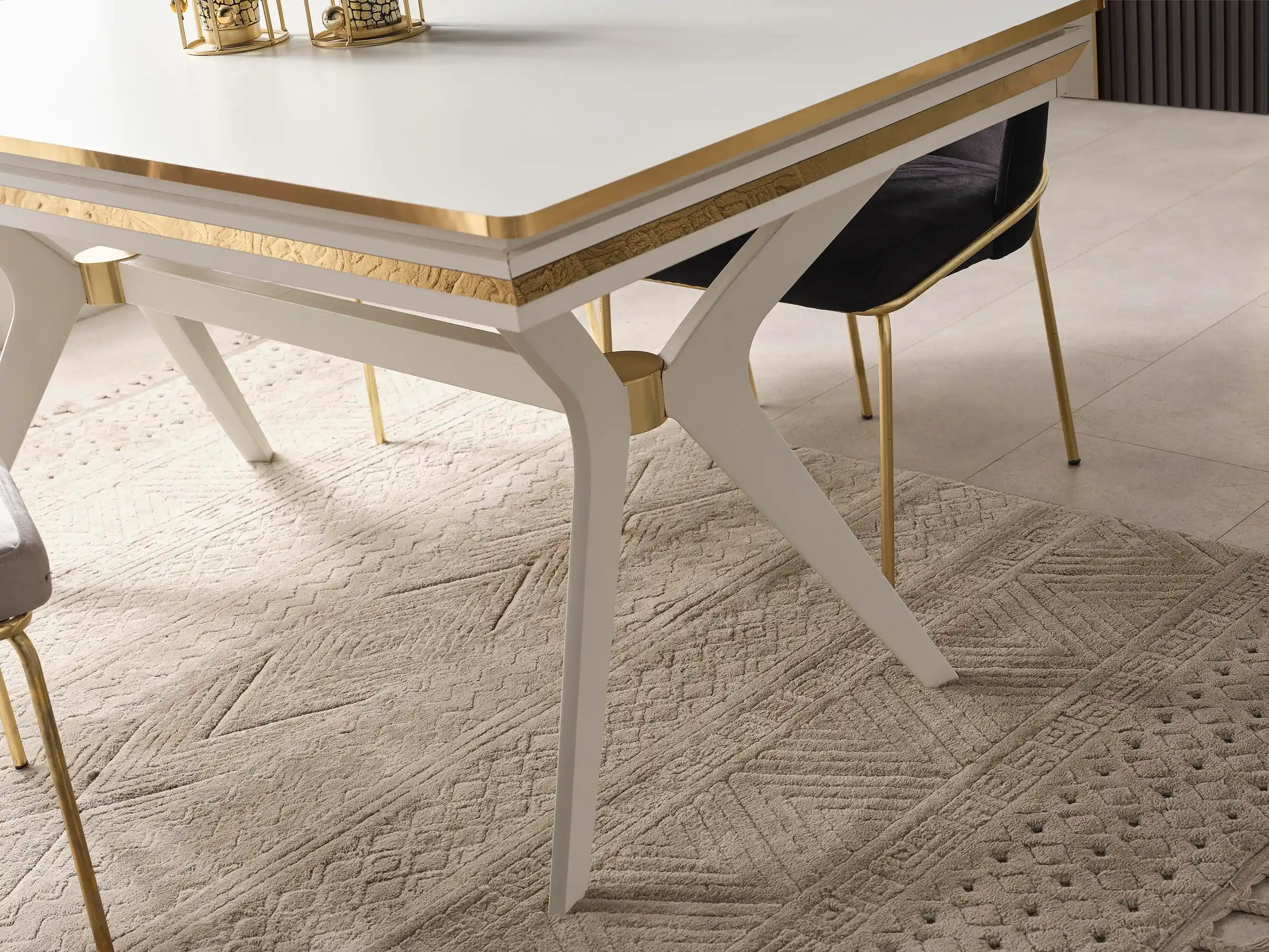 Yemek Masası Dekorasyon Ürünleriyle Sofralarınıza Şıklık Katın