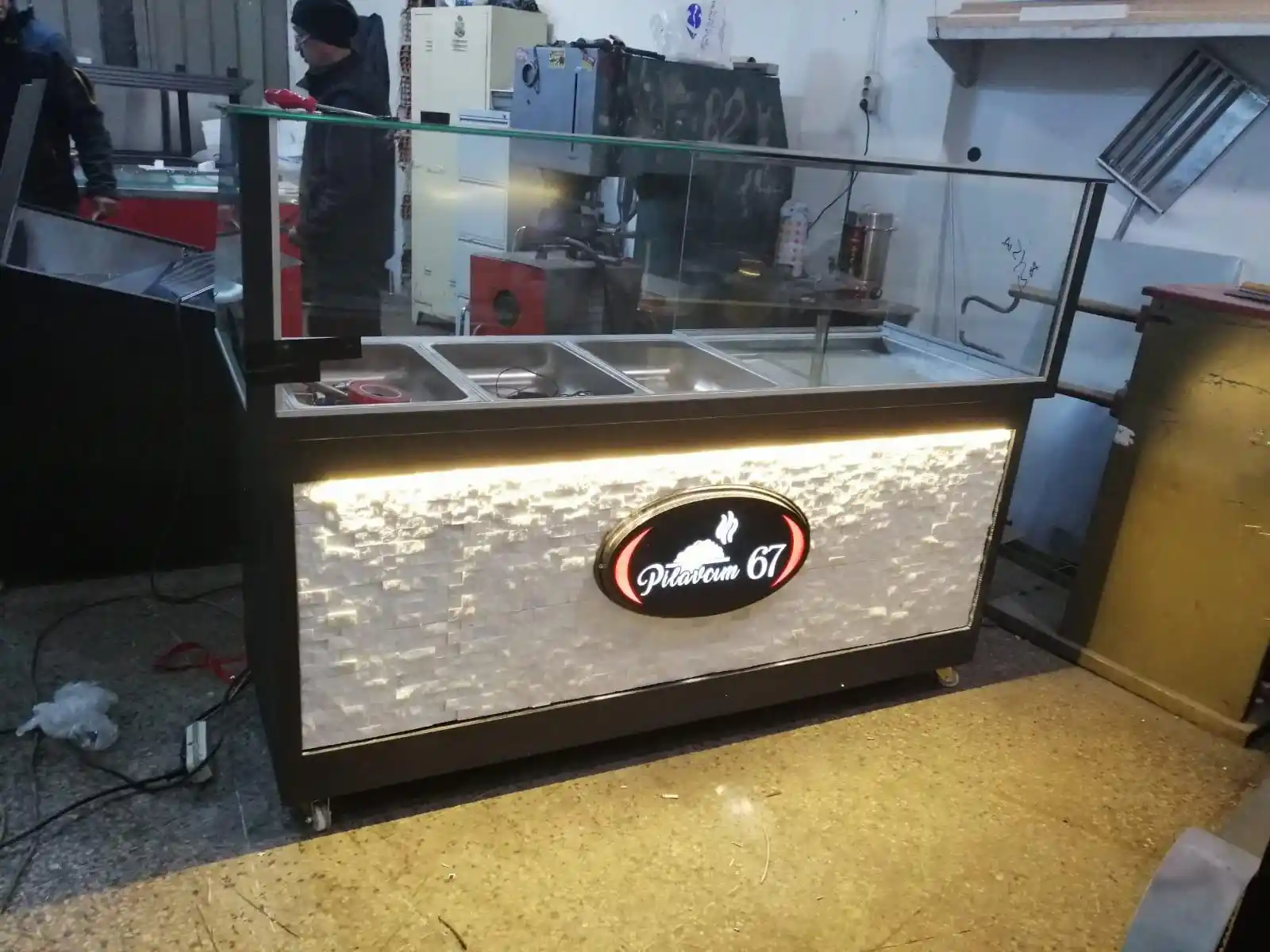 Yemek Standlarıyla Dekorasyonunuzu Zenginleştirme ve Fonksiyonelliği Artırma İpuçları