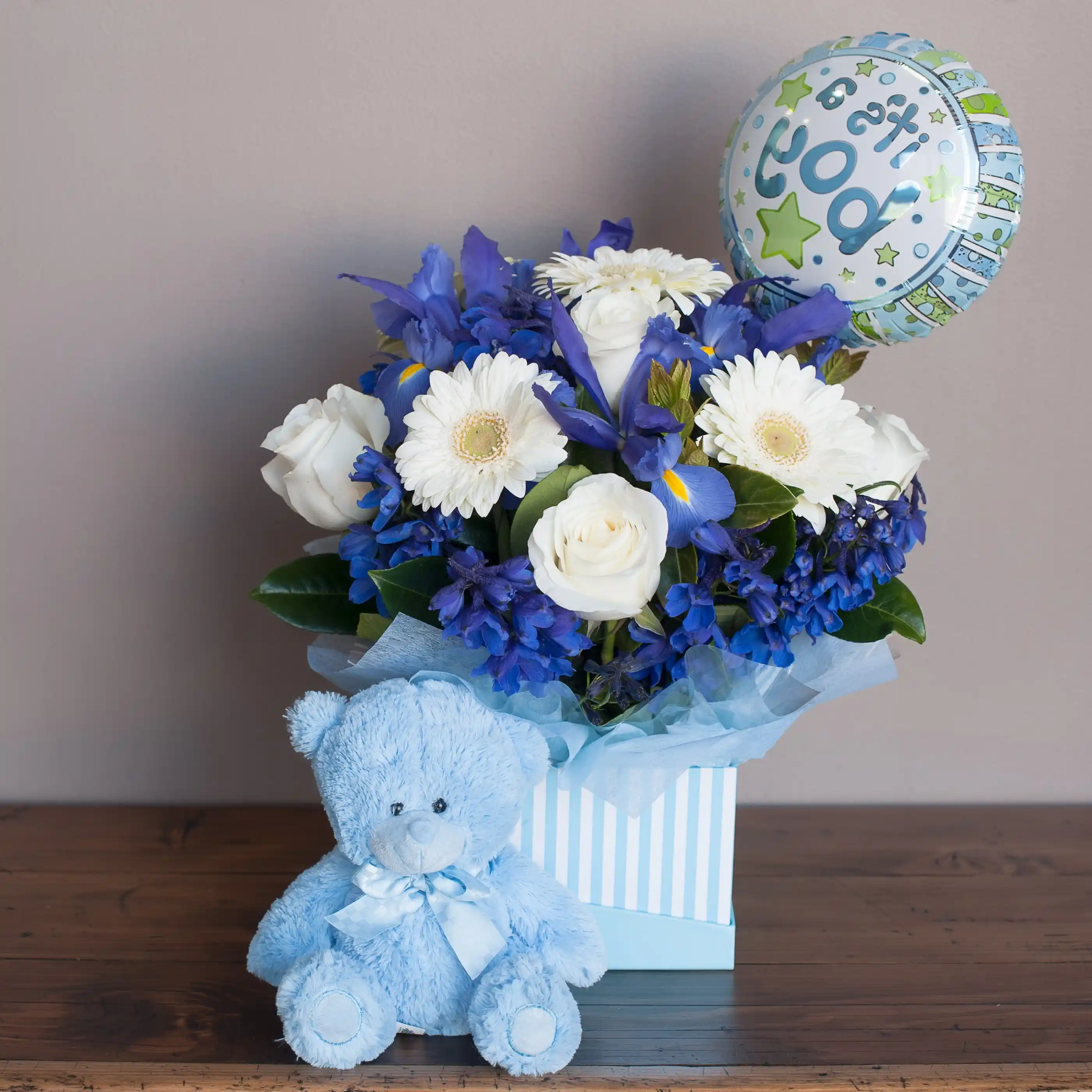 Yenidoğan Bebek Odası Dekorasyonunda Güvenli ve Zarif Çiçek Kullanımı