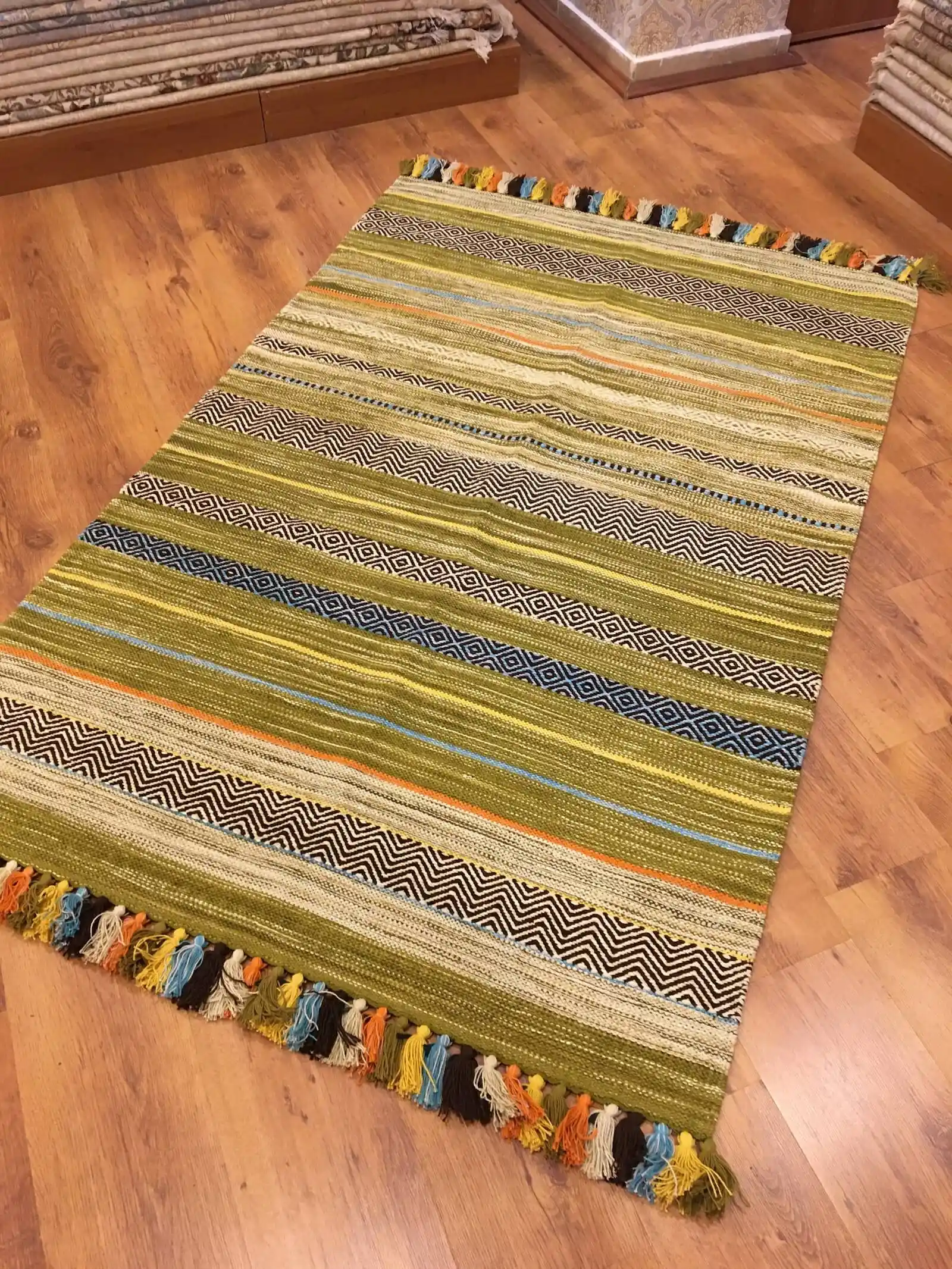 Yeşil Kilim ile Doğal ve Şık Dekorasyon Fikirleri ve Kombinasyon İpuçları