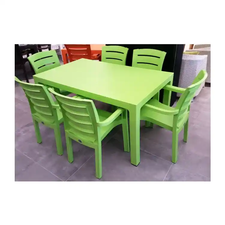 Yeşil Masa ve Sandalye Takımıyla Dekorasyonunuza Canlılık Katın