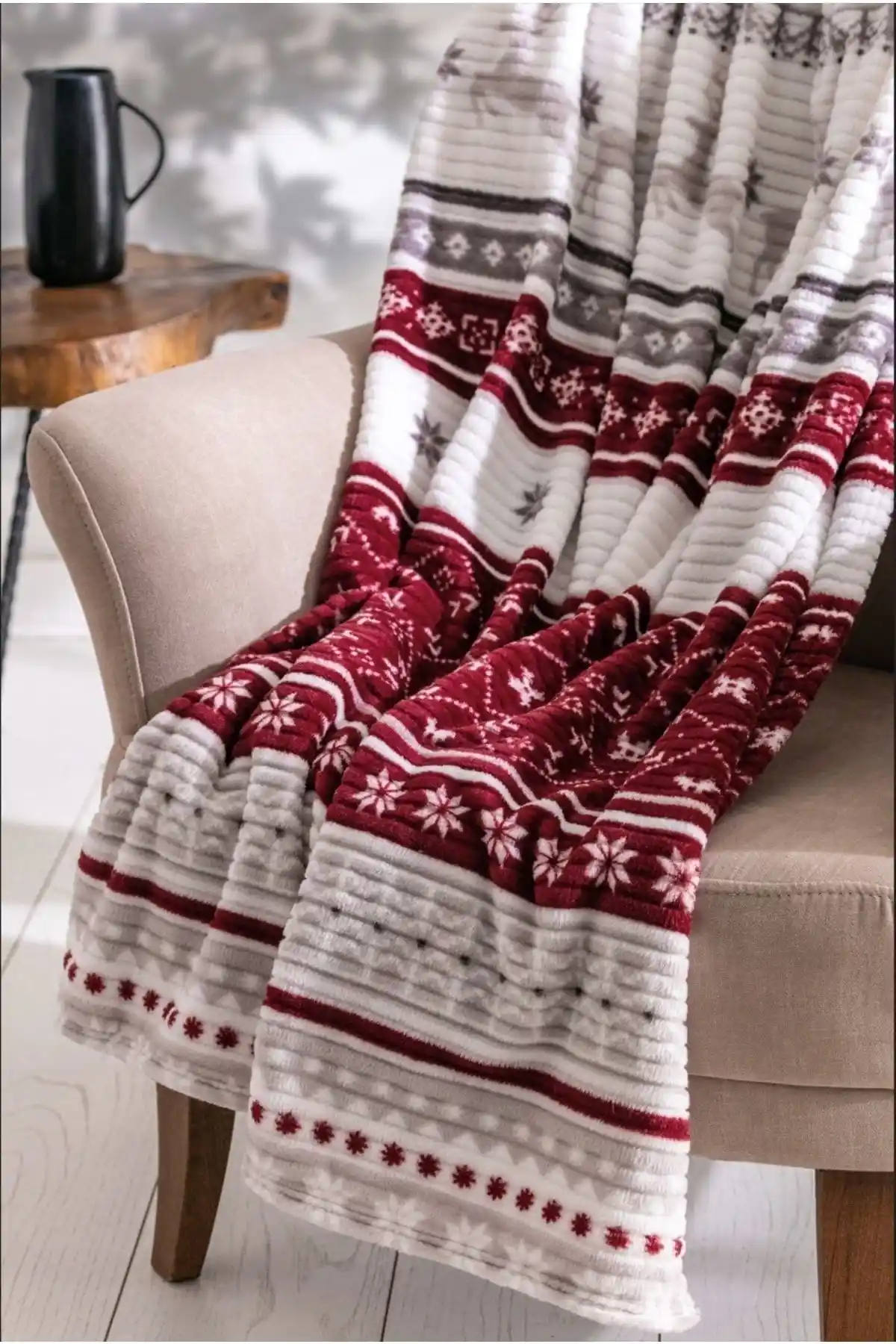 Yılbaşı Battaniyesi ile Ev Dekorasyonunda Sıcaklık ve Şıklık Yaratma Rehberi