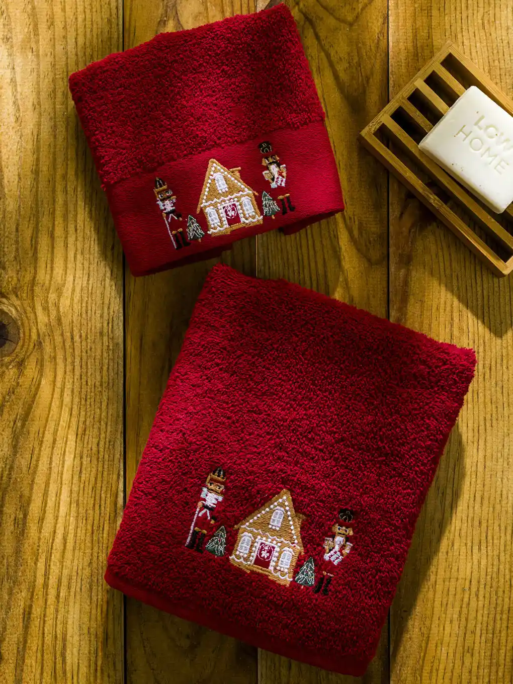 Yılbaşı Dekorasyonunu Zenginleştiren Yılbaşı Havlusu Seçenekleri ve Kullanım İpuçları