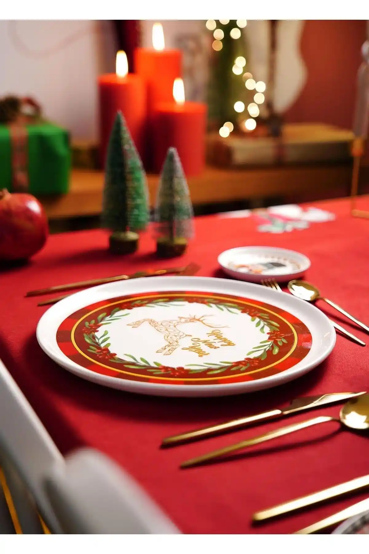 Yılbaşı Servis Tabakları Seçimi ve Sofra Dekorasyonunda Kullanım İpuçları