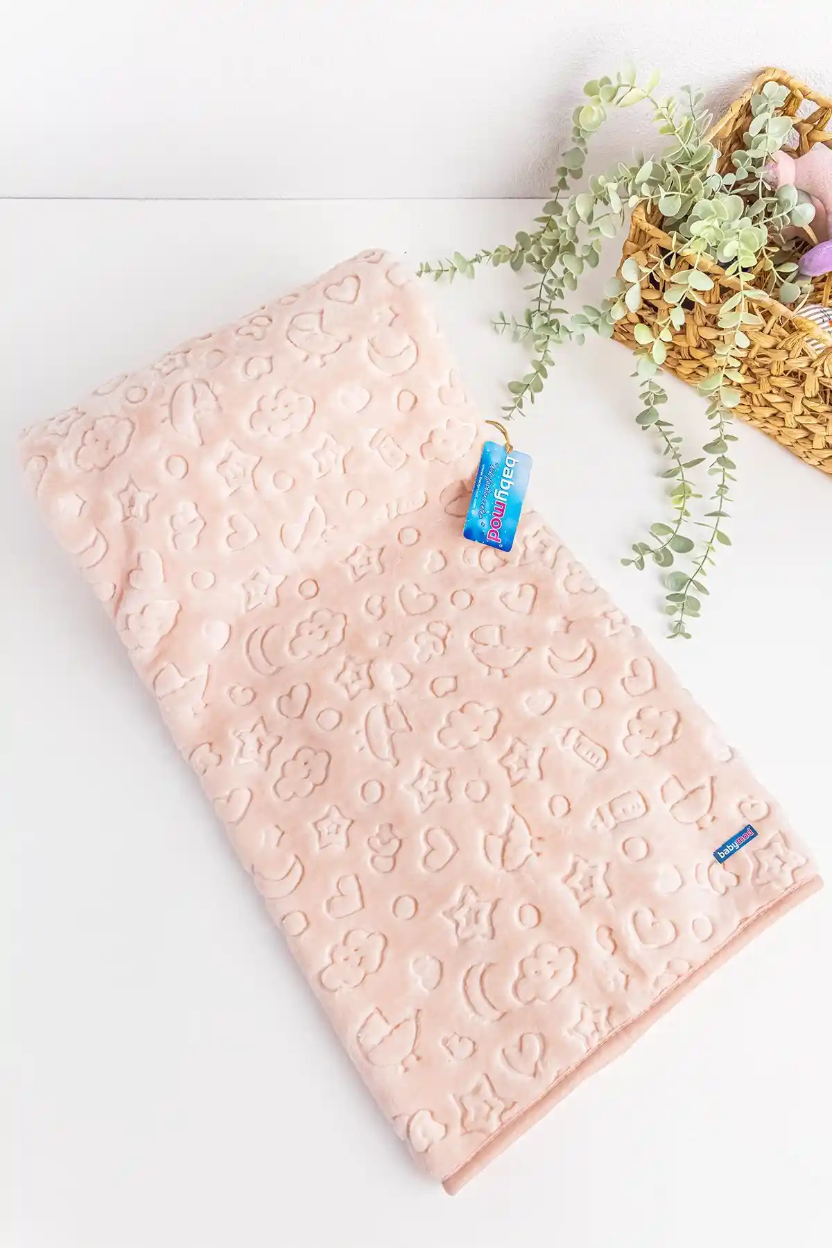 Yılzlı Bebek Battaniyesi ile Bebek Odalarına Sıcak ve Şık Dokunuşlar