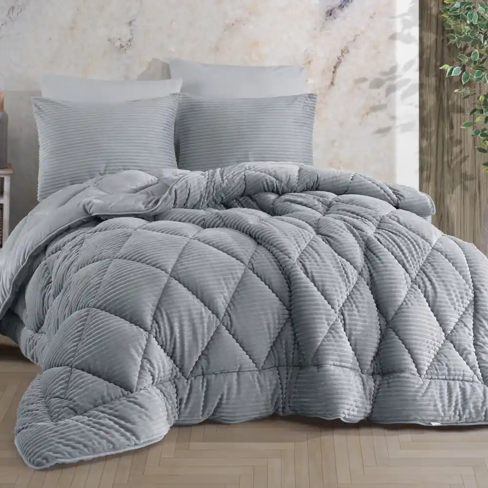 Yorgan Setleri ile Yatak Odası Dekorasyonunda Konfor ve Estetik Sağlama İpuçları