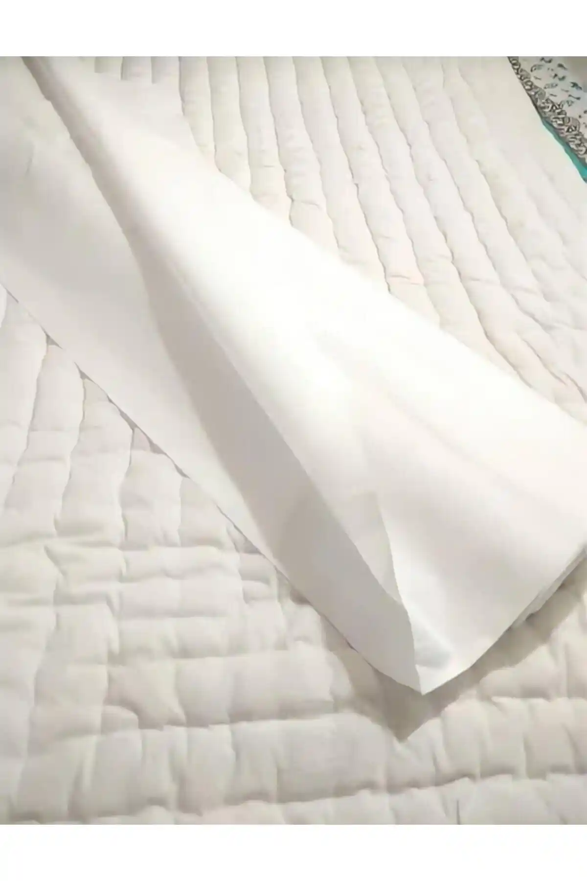 Yorgan Yüzü Kumaşı Seçimi: Konfor ve Estetiği Bir Arada Sunan En Uygun Malzemeler