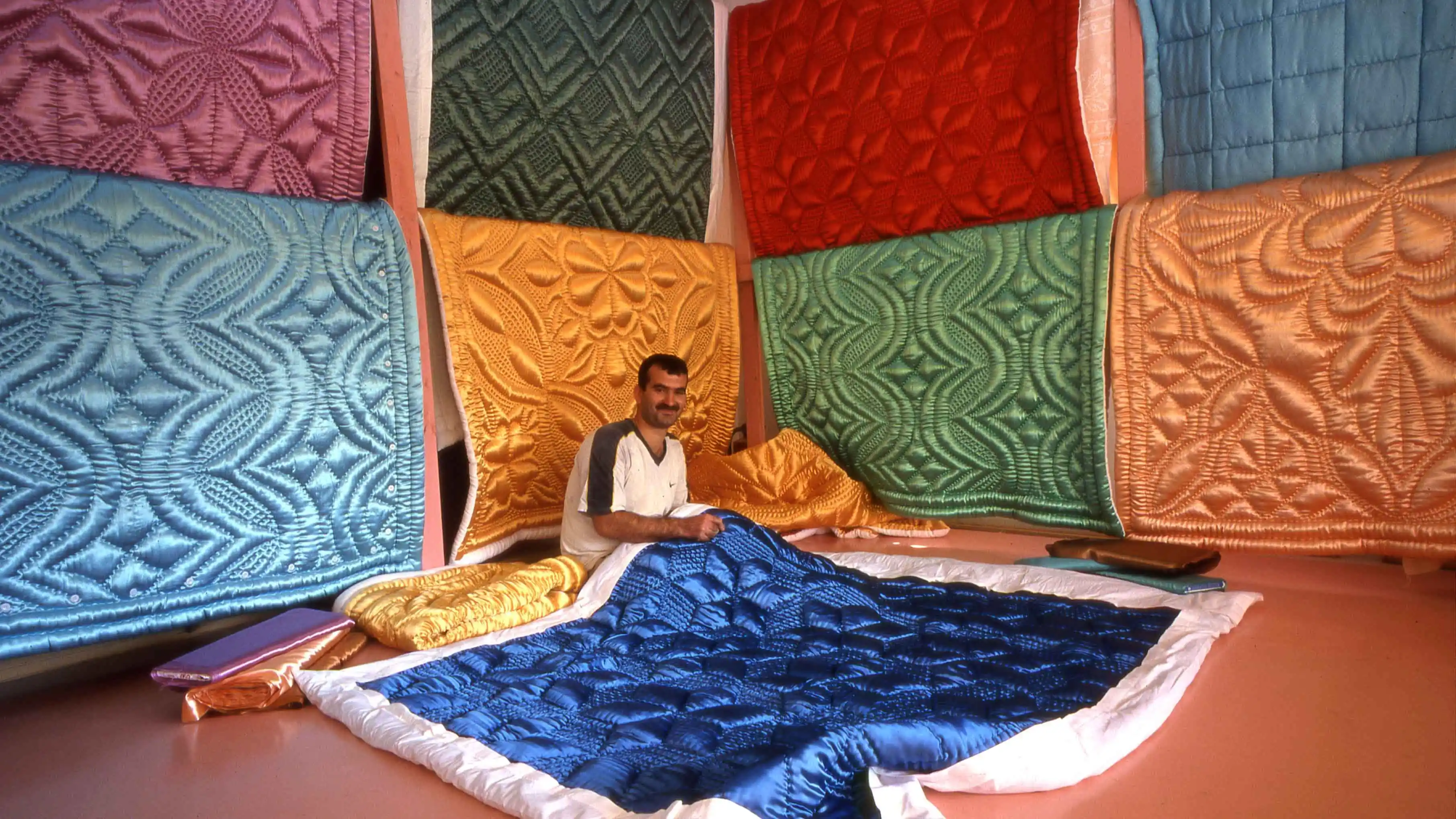 Yorgancı Home: Geleneksel ve Doğal Unsurlarla Sıcak Ev Dekorasyonu Yaklaşımları