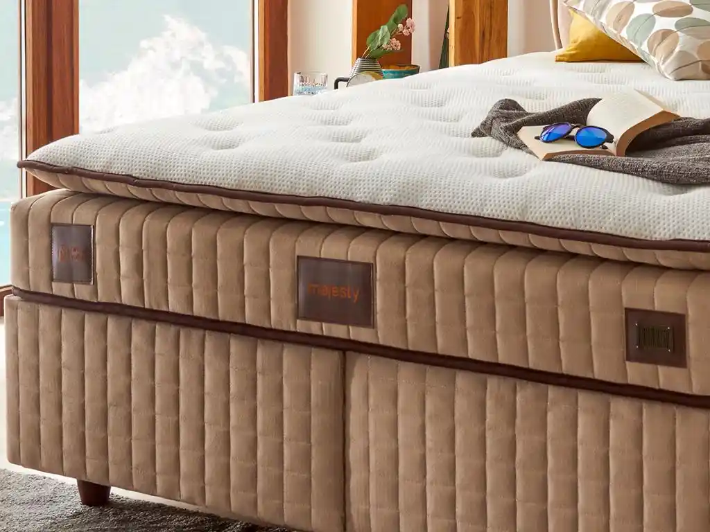 Yu<muş>ak yatak seçimi ve dekorasyonda konforun önemi: odanızı şık ve rahat hale getirin